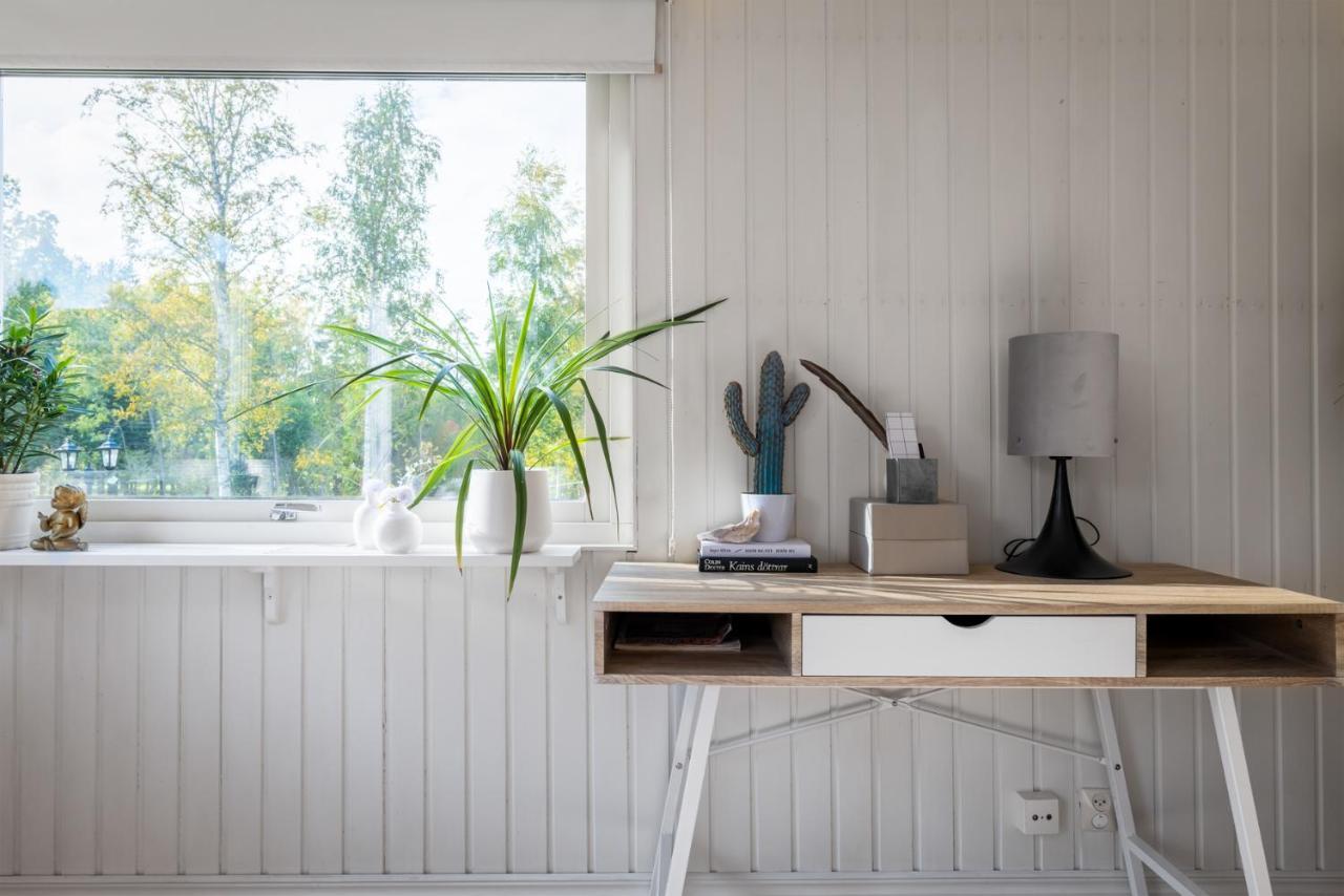 Theo & Lilis Countryside Apartment Orebro Exterior photo